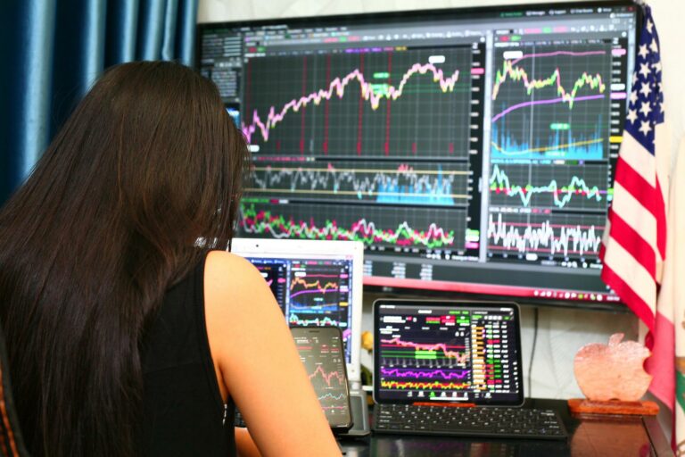 2022 想投資?先來挑證券商成為你投資路上的左膀右臂吧