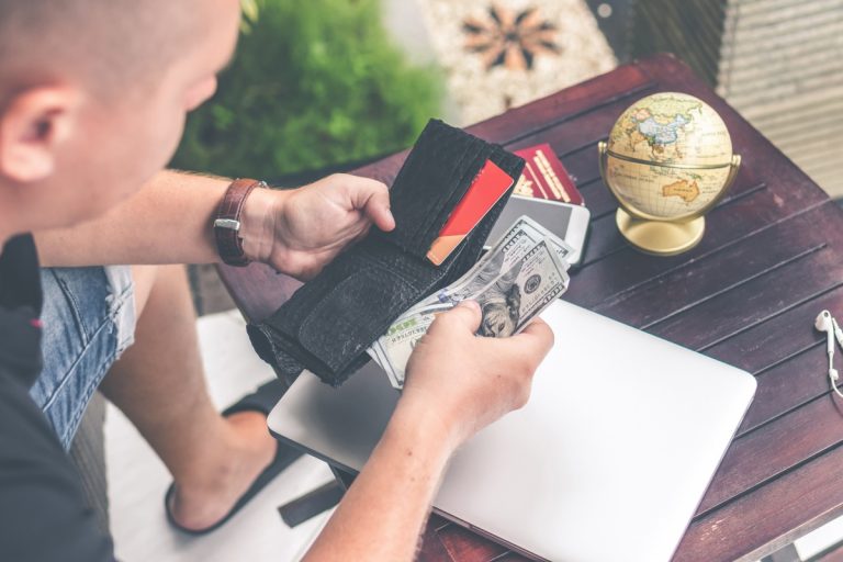 出國旅遊用現金、信用卡、旅支還是金融卡提款？安全撇步一次告訴你