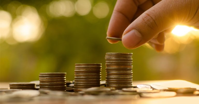 開戶買 ETF!比起手續費,選券商時這 2 點更重要